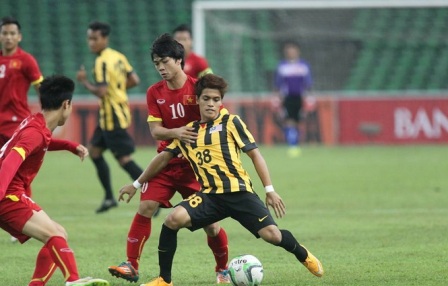 U23 Việt Nam (đỏ) chút nữa ghi bàn mở tỉ số trận đấu ở phút 18.